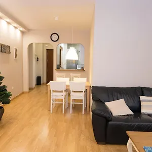 Confort En El Centro De La Ciudad Con Patio Privado Parking Opcional Apartamento